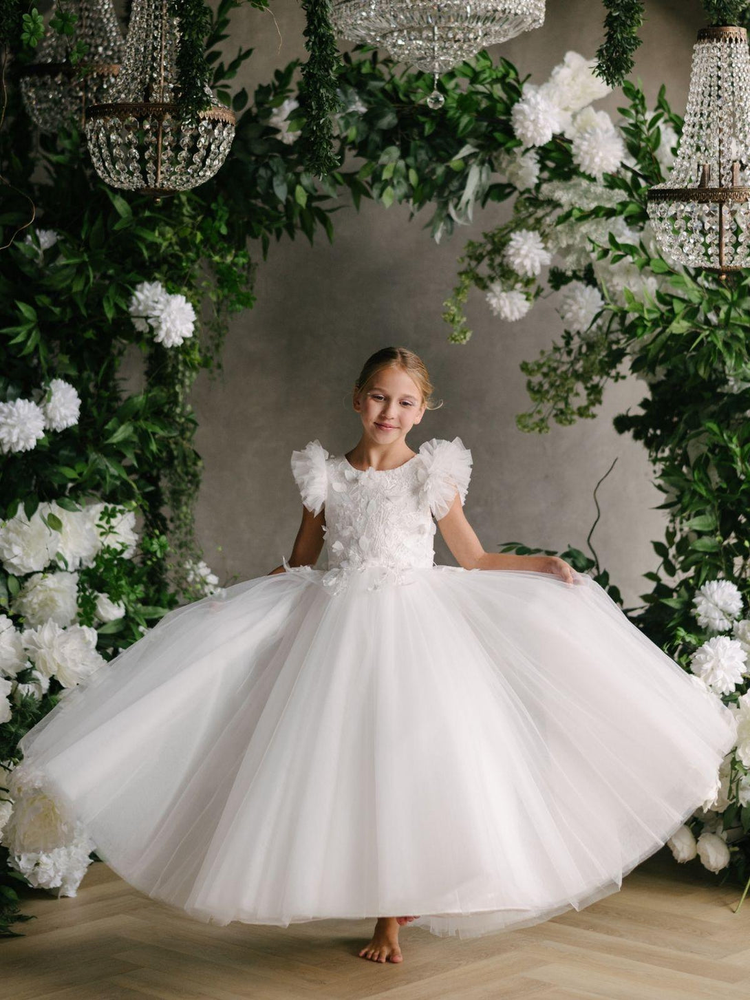 Girl's Communion Dress Off-White Lace Tulle Girl's Communion Dress Off-White Lace Tulle